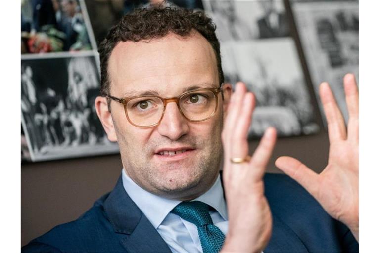 Jens Spahn (CDU), Bundesgesundheitsminister, aufgenommen während eines Interviews mit der dpa Deutsche Presse-Agentur GmbH. Foto: Michael Kappeler/dpa