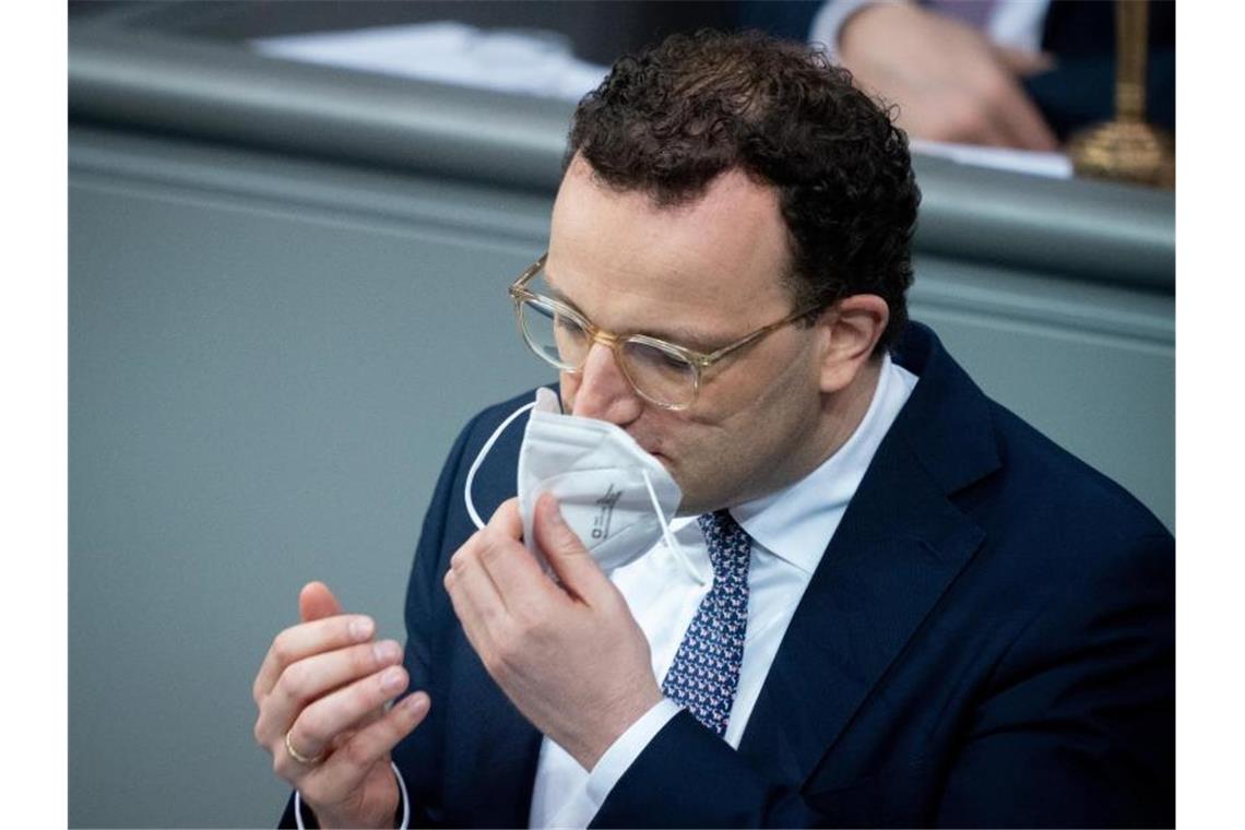 Jens Spahn (CDU), Bundesminister für Gesundheit, bei der 215. Sitzung des Bundestags. Foto: Kay Nietfeld/dpa