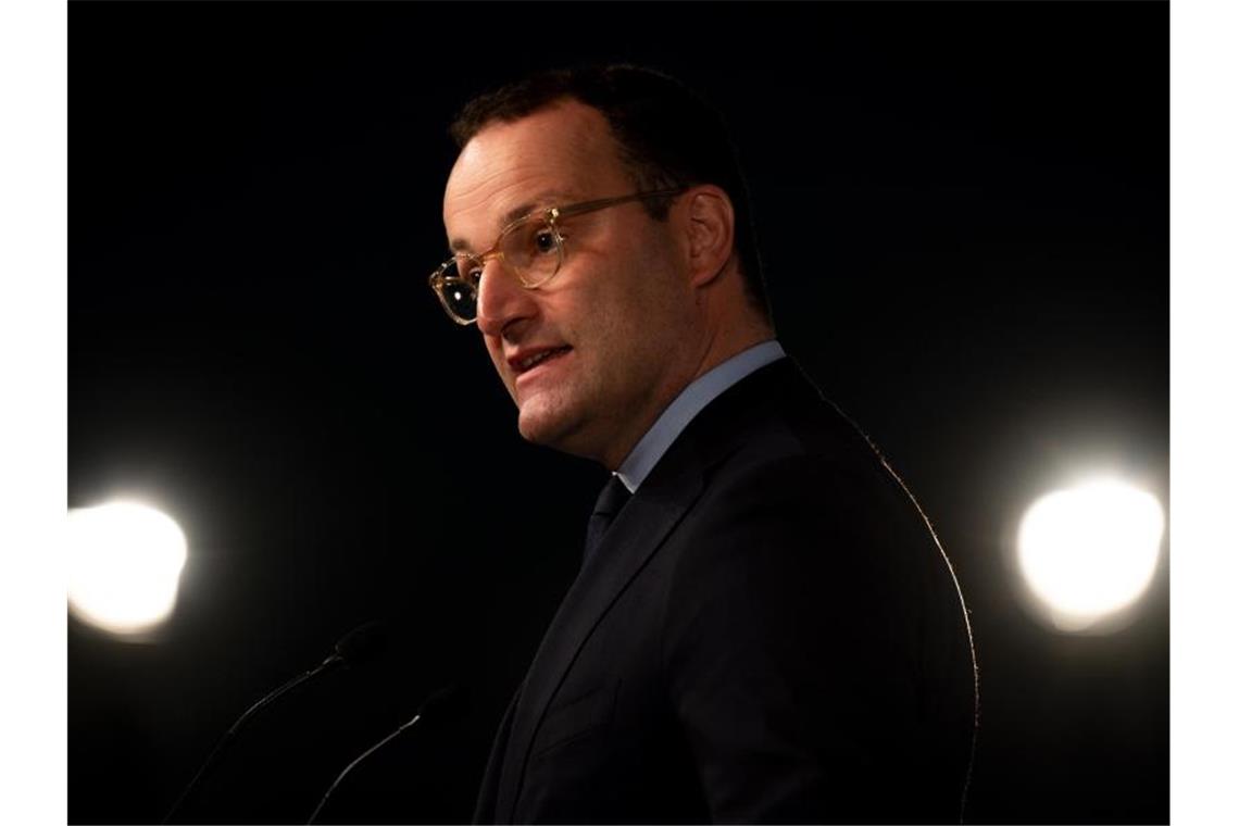 Spahn für Ende der „epidemischen Lage“ - Folgen offen Jens Spahn (CDU), Bundesminister für Gesundheit, spricht zur Eröffnung des Deutschen Pflegetags 2021. (Archivbild). Foto: Monika Skolimowska/dpa-Zentralbild/dpa