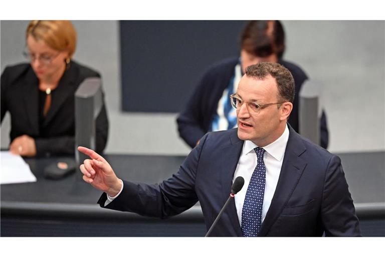 Jens Spahn, CDU/CSU Fraktionsvorsitzender, spricht in der Generaldebatte zum Haushalt im Plenum des Bundestags.