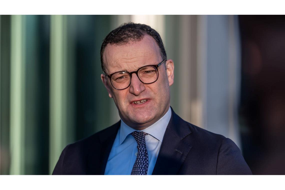 Jens Spahn weist die Kritik der Grünen am Kurs des Kanzlers zurück.