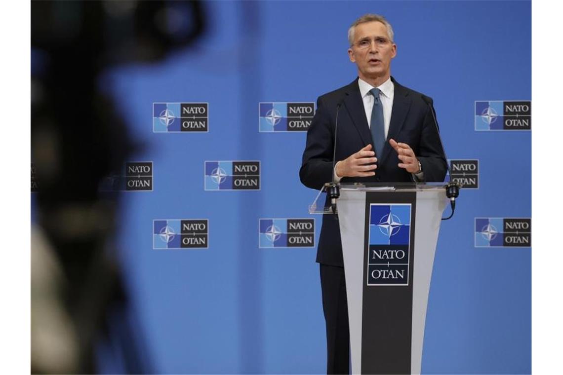 Sorge vor russischem Einmarsch wächst Jens Stoltenberg, Nato-Generalsekretär, hat sich am Donnerstag mit den Nato-Verteidigunsministern in Brüssel getroffen. Foto: Olivier Matthys/AP/dpa