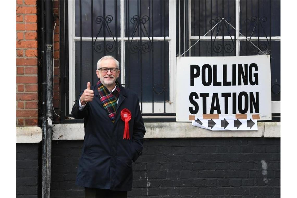 Prognose: Konservative mit absoluter Mehrheit im Parlament Jeremy Corbyn hat im Londoner Stadtteil Islington gewählt. Foto: Joe Giddens/PA Wire/dpa