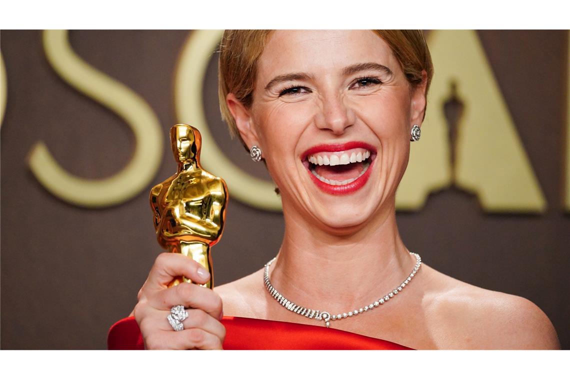 Jessie Buckley, Gewinnerin des Preises als Hauptdarstellerin für "Hamnet", posiert bei der Oscars-Verleihung.