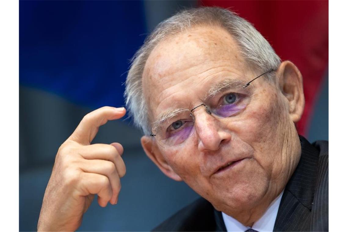 „Jetzt haben wir schon wieder den Zustand, dass sich eine Reihe von Ländern nicht an die Absprachen hält“, moniert Wolfgang Schäuble. Foto: Bernd von Jutrczenka/dpa