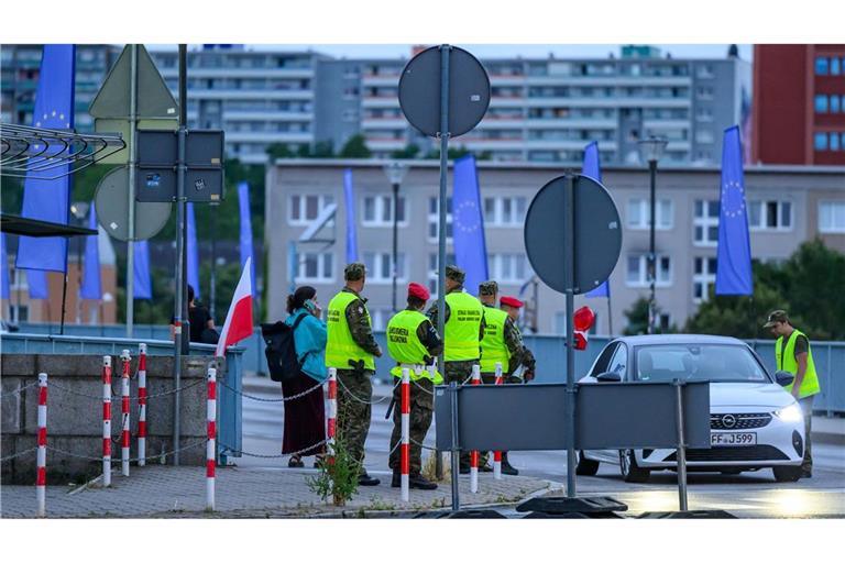 Jetzt wird auf beiden Seiten der Grenze kontrolliert.