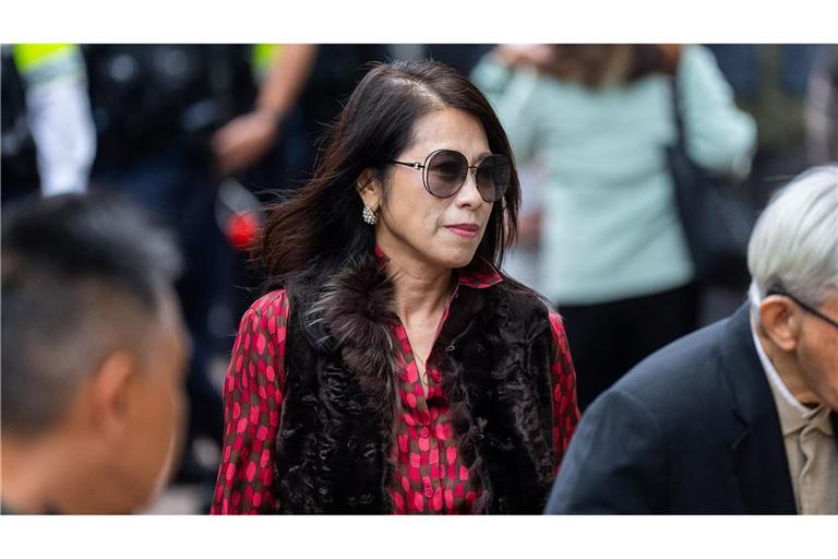 Jimmy Lais Ehefrau, Teresa Lai, kam mit weiteren Unterstützern zu dem Gerichtstermin.