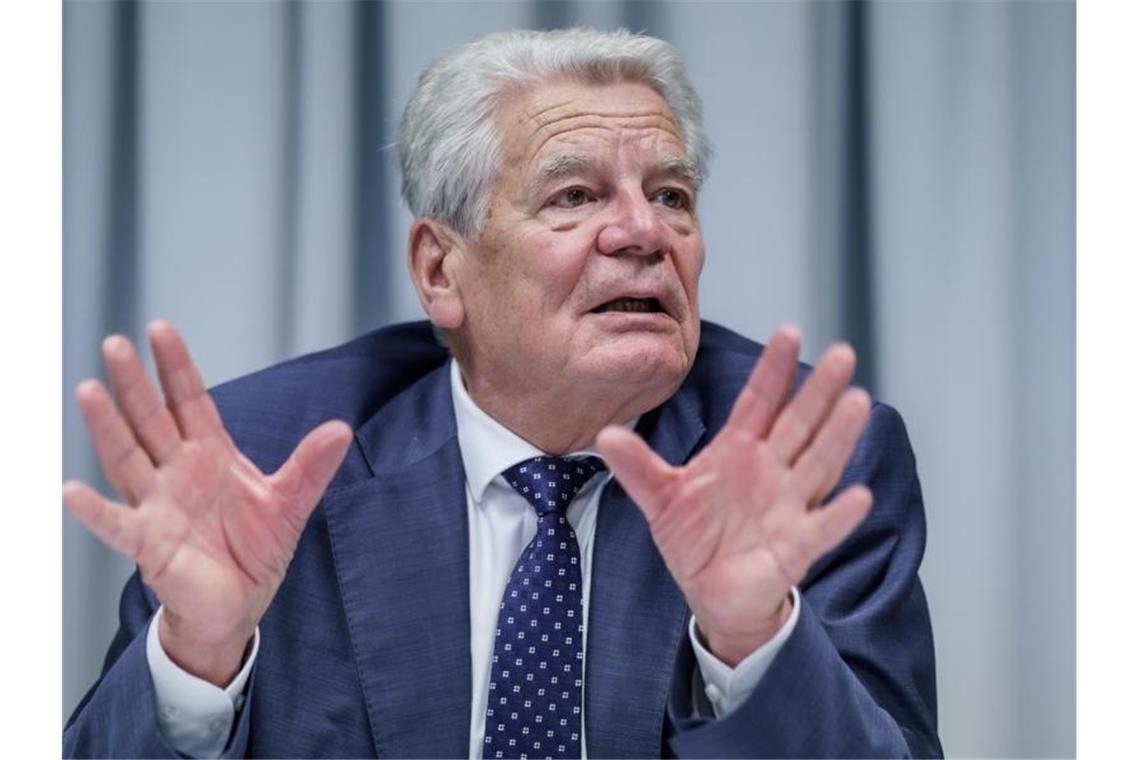 Ex-Bundespräsident: „Auch einmal frieren für die Freiheit“ Joachim Gauck kann sich einen Stopp russischer Energie-Importe durchaus vorstellen. Foto: Axel Heimken/dpa