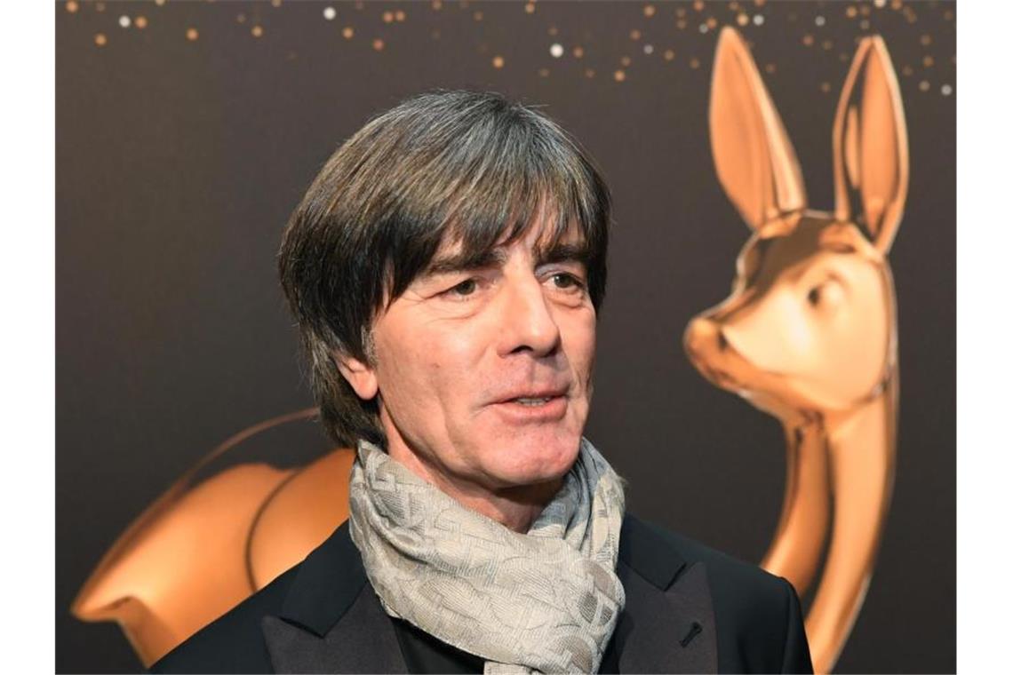 Joachim Löw, Trainer der deutschen Herrenfußball-Nationalmannschaft, kommt zur 71. Bambi-Verleihung. Foto: Uli Deck/dpa