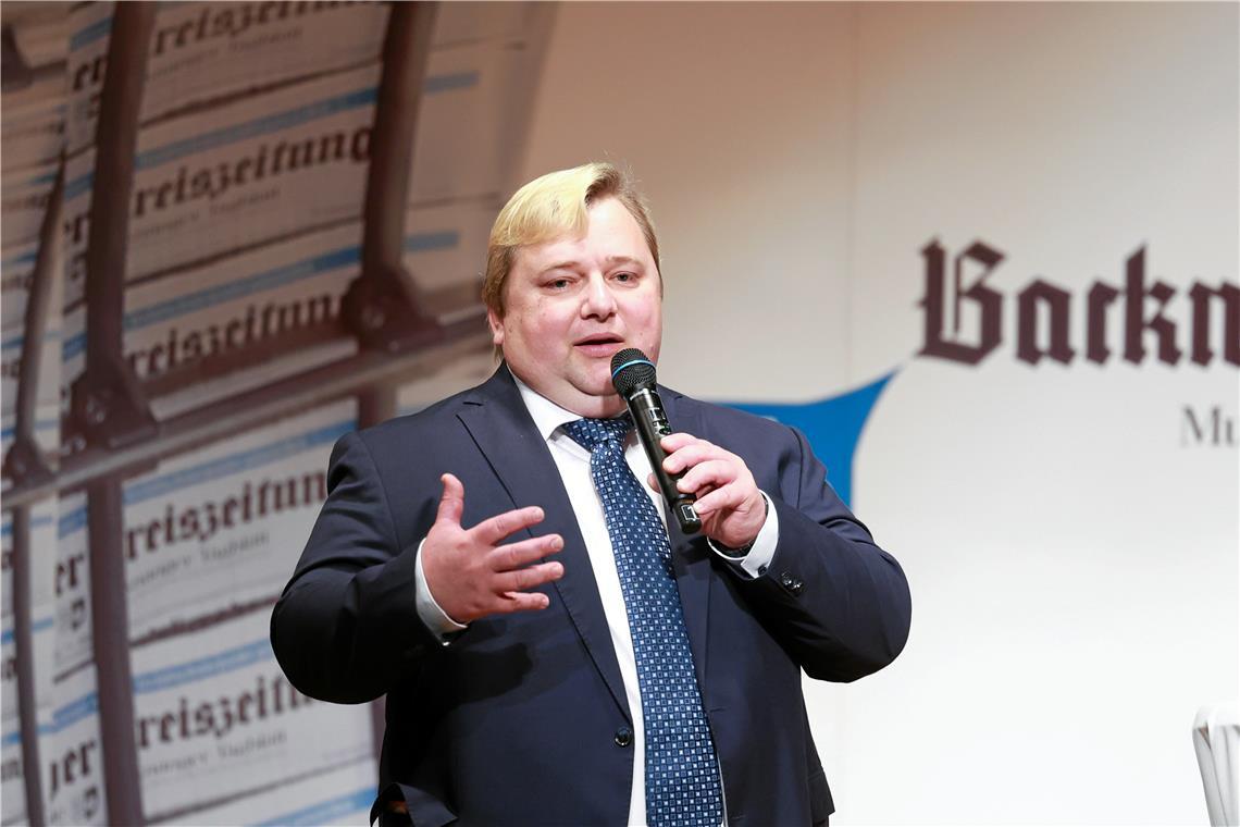 Joachim Lux zeigt sich bereit, sich neue Fähigkeiten anzueignen.