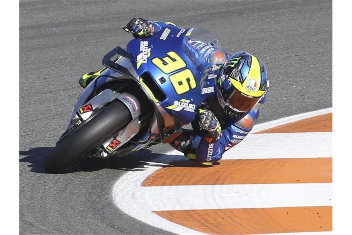 Schrötter verfehlt Podium knapp - Suzuki feiert Titel Joan Mir sicherte sich den Titel in der MotoGP-Klasse. Foto: Alberto Saiz/AP/dpa