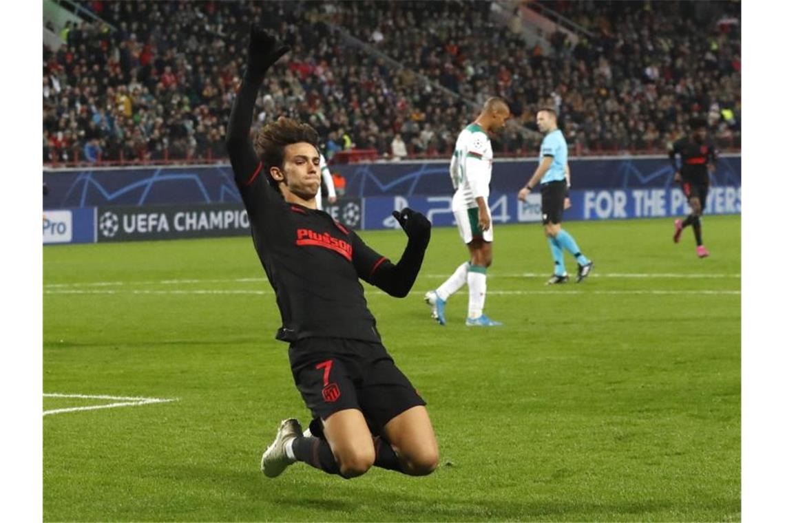 Real mit historischer Auftaktschwäche - PSG Gruppenerster Joao Felix von Atlético Madrid jubelt nach seinem Tor im Spiel gegen Lokomotiver Moskau. Foto: Pavel Golovkin/AP/dpa