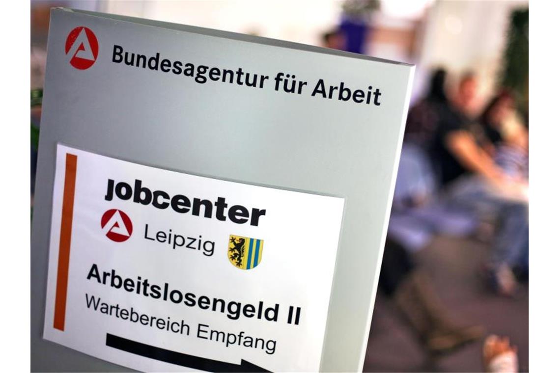 Arbeitsmarkt trotzt im Juli der Konjunkturflaute Jobcenter in Leipzig: Die Zahl der Arbeitslosen ist im Juli auf 2,275 Millionen gestiegen. Foto: Jan Woitas