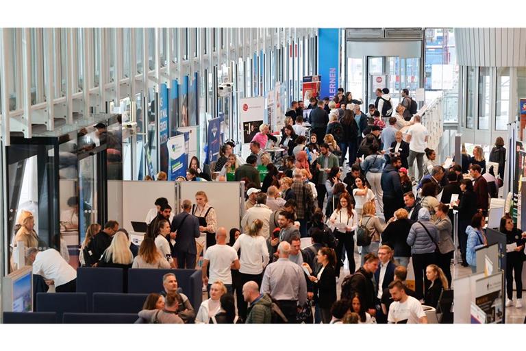 Jobmesse für Geflüchtete in Berlin, organisiert vom Berliner Jobcenter, der IHK Berlin und von der Handwerkskammer