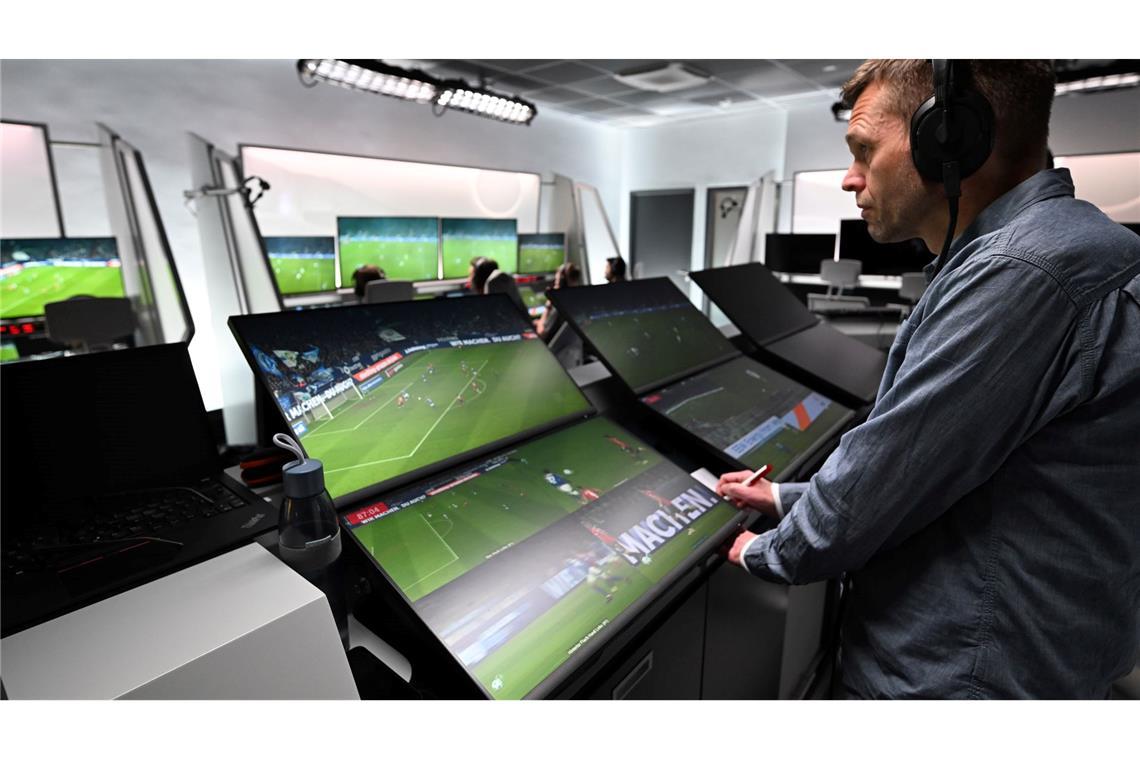 Tradition trifft Moderne: Der Pokal im Videobeweis-Dilemma Jochen Drees ist Leiter Innovation und Technologie bei der DFB Schiri GmbH. (Archivbild)