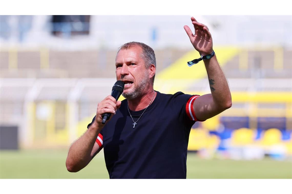 Jochen Seitz bei der Verabschiedung vom 1. FC Lok Leipzig – nun steigt der Ex-VfB-Profi als Coach des SV Wehen Wiesbaden ein.