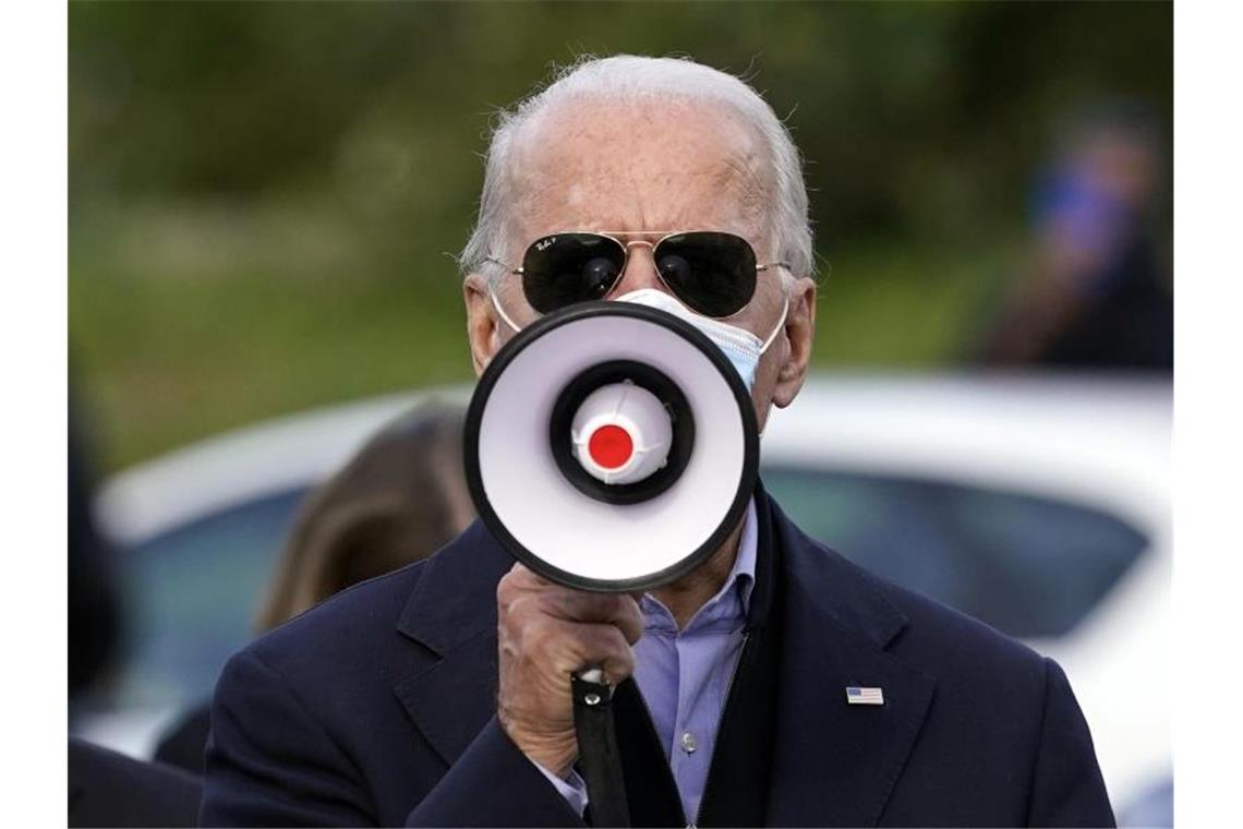 Joe Biden bei einem Zwischenstopp in Philadelphia. Foto: Carolyn Kaster/AP/dpa