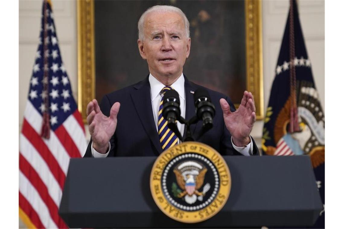 Joe Biden, Präsident der USA, hat den Stopp der legalen Einwanderung in die USA wieder aufgehoben. Foto: Evan Vucci/AP/dpa