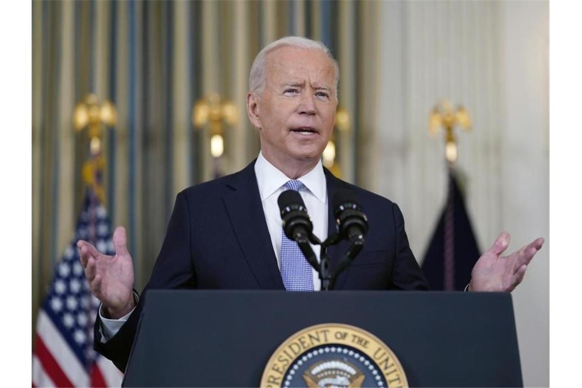 US-Militärs widersprechen Biden bei Afghanistan-Anhörung Joe Biden, Präsident der USA, spricht im State Dining Room des Weißen Hauses in Washington. Foto: Patrick Semansky/AP/dpa
