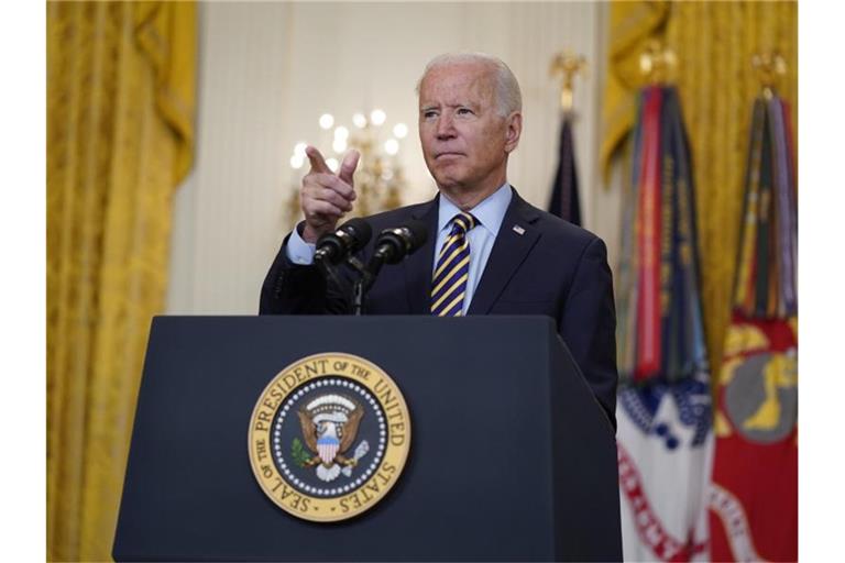 Joe Biden, Präsident der USA, spricht über den amerikanischen Truppenabzug aus Afghanistan im East Room des Weißen Hauses. Foto: Evan Vucci/AP/dpa