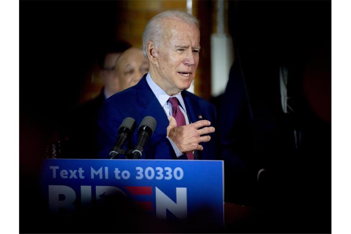 Joe Biden spricht auf einer Wahlkampfveranstaltung. Foto: Jake May/The Flint Journal/AP/dpa
