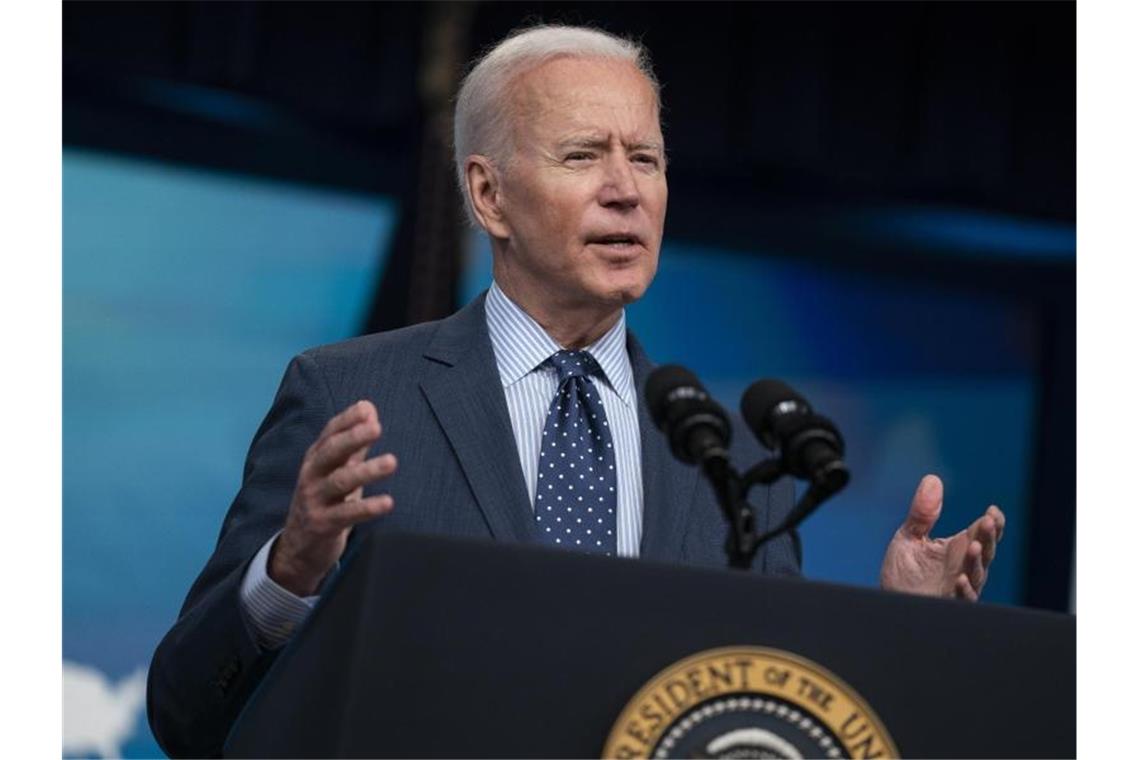 Joe Biden, Präsident der USA, will stärker mit Partnern und Verbündeten zusammenarbeiten, um Schwachstellen in den globalen Lieferketten zu verringern und unabhängiger von Rivalen wie China zu werden. Foto: Evan Vucci/AP/dpa