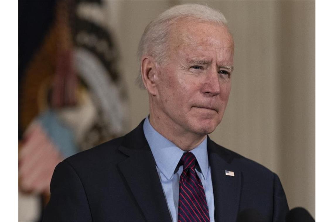 Trump soll keine Geheimdienstinformationen mehr bekommen Joe Biden: „Was bringen ihm die Geheimdienstinformationen, welchen Einfluss hat er überhaupt, außer der Tatsache, dass er sich vertun und etwas sagen könnte?“. Foto: Alex Brandon/AP/dpa
