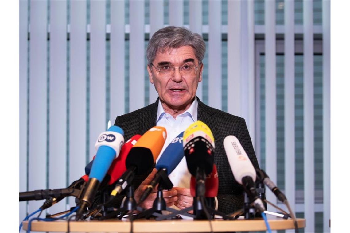 Joe Kaeser, Vorstandsvorsitzender der Siemens AG. Siemens will eine Zugsignalanlage für ein umstrittenes Kohlebergwerk in Australien zuliefern. Foto: Soeren Stache/dpa-Zentralbild/dpa