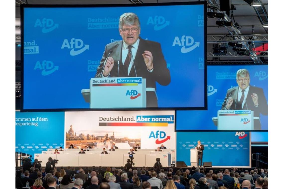 Jörg Meuthen spricht in der Dresdener Messehalle beim Bundesparteitag der AfD zu den Delegierten. Foto: Kay Nietfeld/dpa