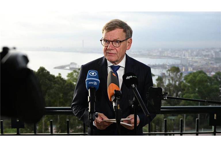 Johann Wadephul (CDU), Bundesaußenminister, macht einen Zwischenstopp in Berlin für Beratungen mit Innenminister Alexander Dobrindt (CSU).