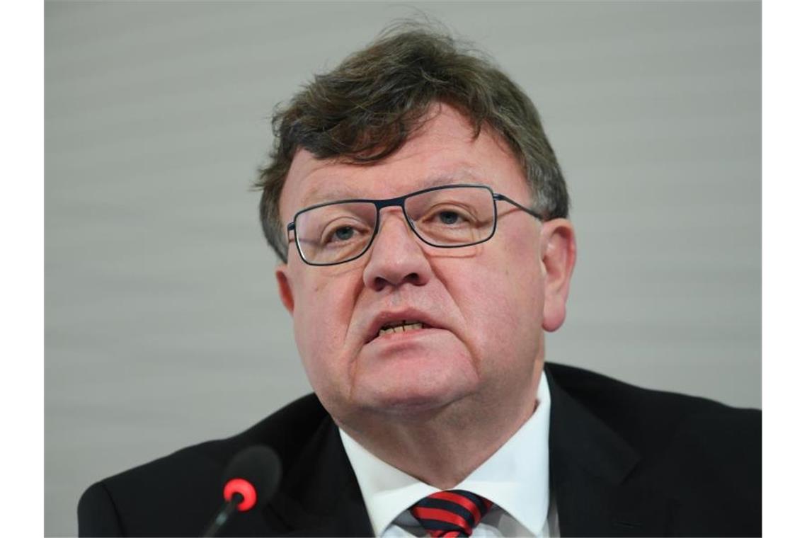 Johannes Beermann, Vorstandsmitglied der Deutschen Bundesbank, spricht während der Bilanz-Pressekonferenz. Foto: Arne Dedert/dpa
