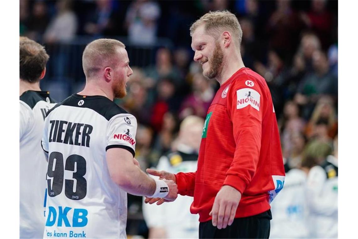 Dank Wolff & Rückkehrer Bitter: Handballer schon in EM-Form Johannes Bitter stand erstmals seit 2030 Tagen wieder im Nationaltrikot auf der Platte. Foto: Uwe Anspach/dpa
