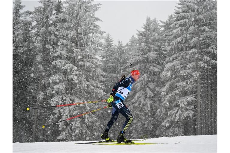Johannes Kühn geht beim Weltcup in Oberhof als Vierter in die Verfolgung. Foto: Hendrik Schmidt/dpa-Zentralbild/dpa