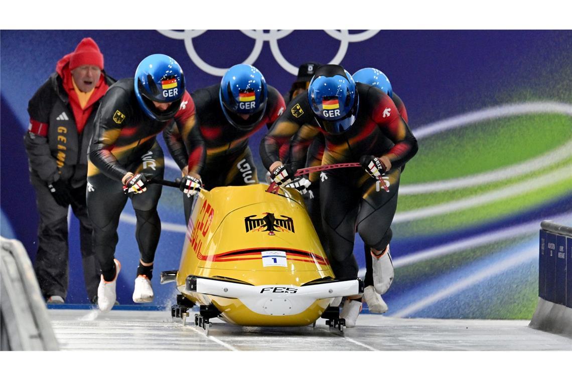 Johannes Lochner (Pilot), Thorsten Margis, Jörn Wenzel und Georg Fleischhauer legten im ersten Lauf Start- und Bahnrekord hin.