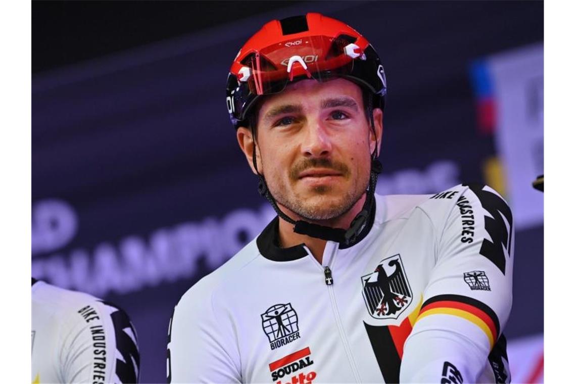 John Degenkolb (r) vor dem Start des WM-Rennens. Foto: Dirk Waem/BELGA/dpa