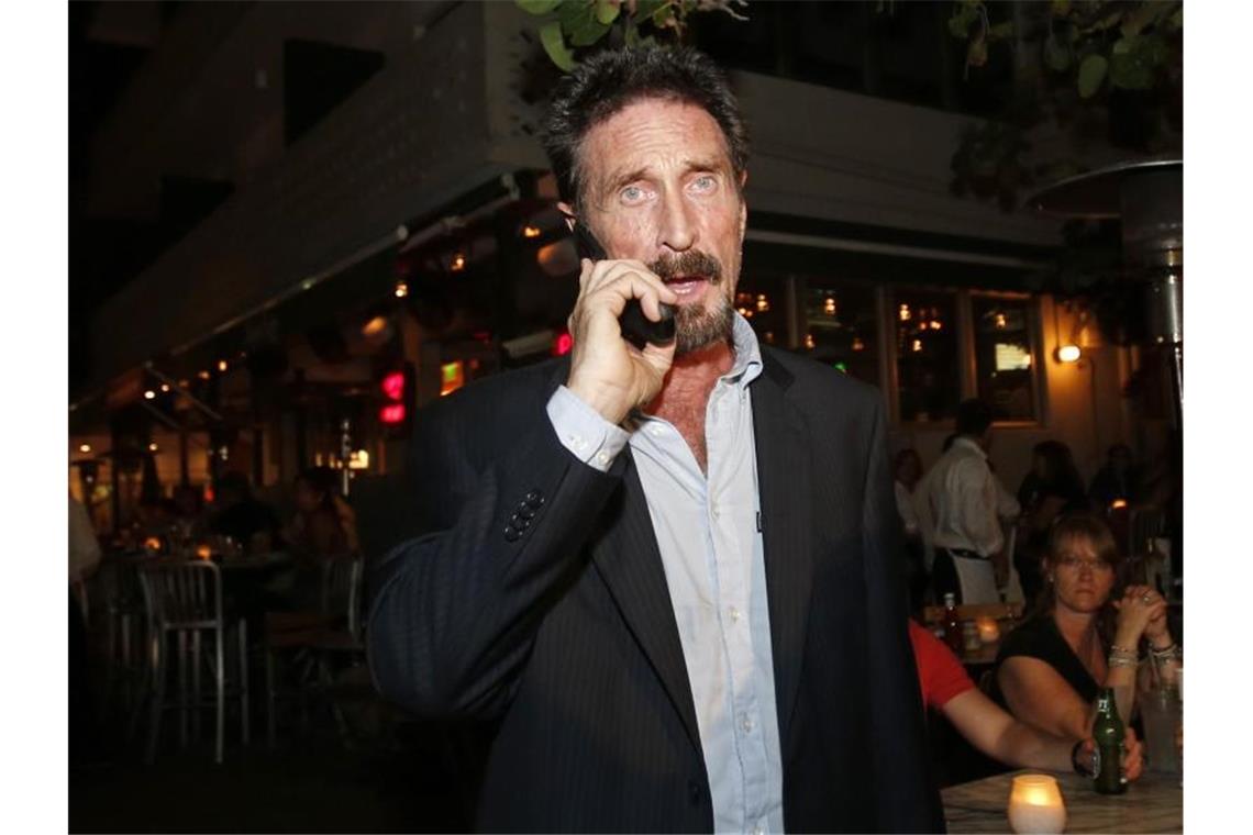 John McAfee, hier im Jahr 2012, wurde laut Medienberichten tot in einem spanischen Gefängnis aufgefunden. Foto: Alan Diaz/AP/dpa