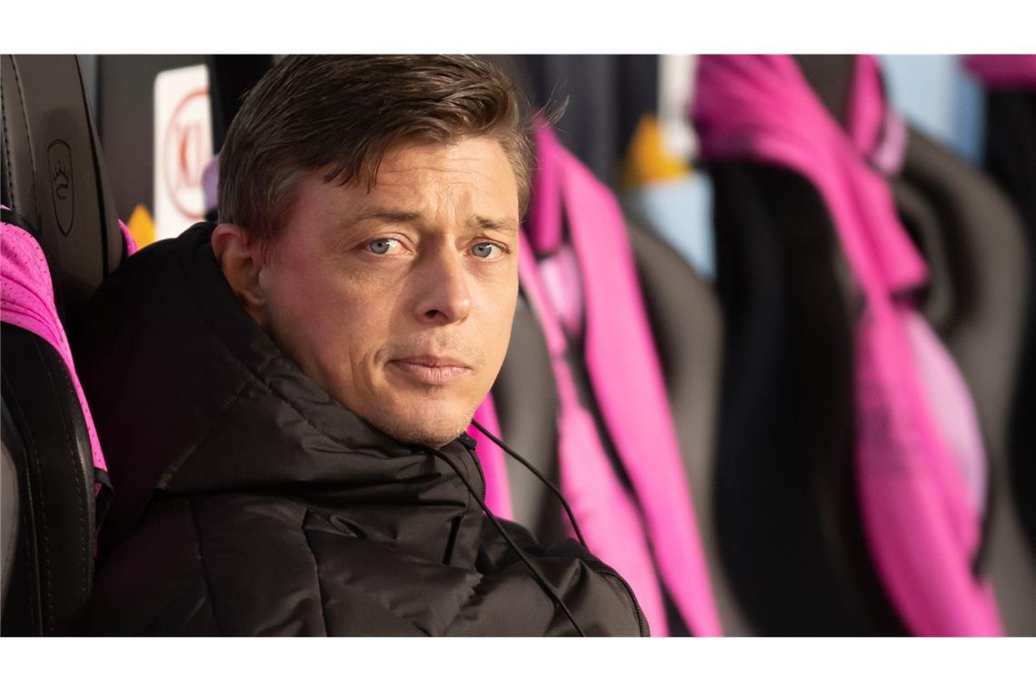 Schweden wirft Trainer Jon Dahl Tomasson raus Jon Dahl Tomasson wurde entlassen.