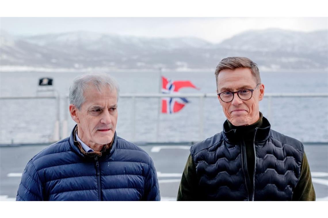 Jonas Gahr Støre (l) und Alexander Stubb haben mit Wladimir Putin gesprochen.