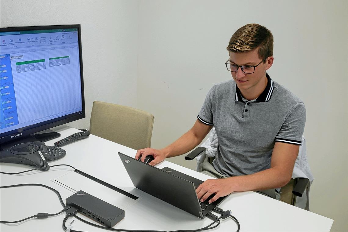 Während der Ausbildung ins Ausland gehen Jonathan Pretzer lernt gerade das Arbeitsklima in Tschechien kennen. Foto: Murrelektronik