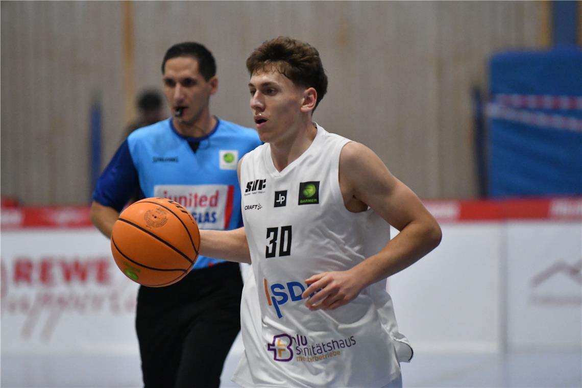 Jonathan Zeisberger überzeugt bei den Basketballern des SV Fellbach mit seiner Vielseitigkeit.