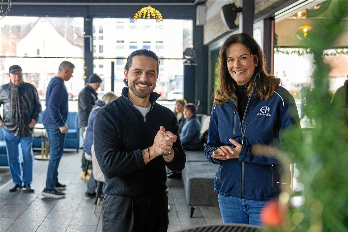 Jóni Gomes (links) und Andrea Beckmann am heiligen Morgen.Foto: Alexander Becher