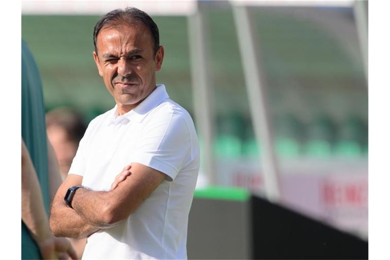 Jos Luhukay muss als Trainer beim FC St. Pauli gehen. Foto: Swen Pförtner/dpa