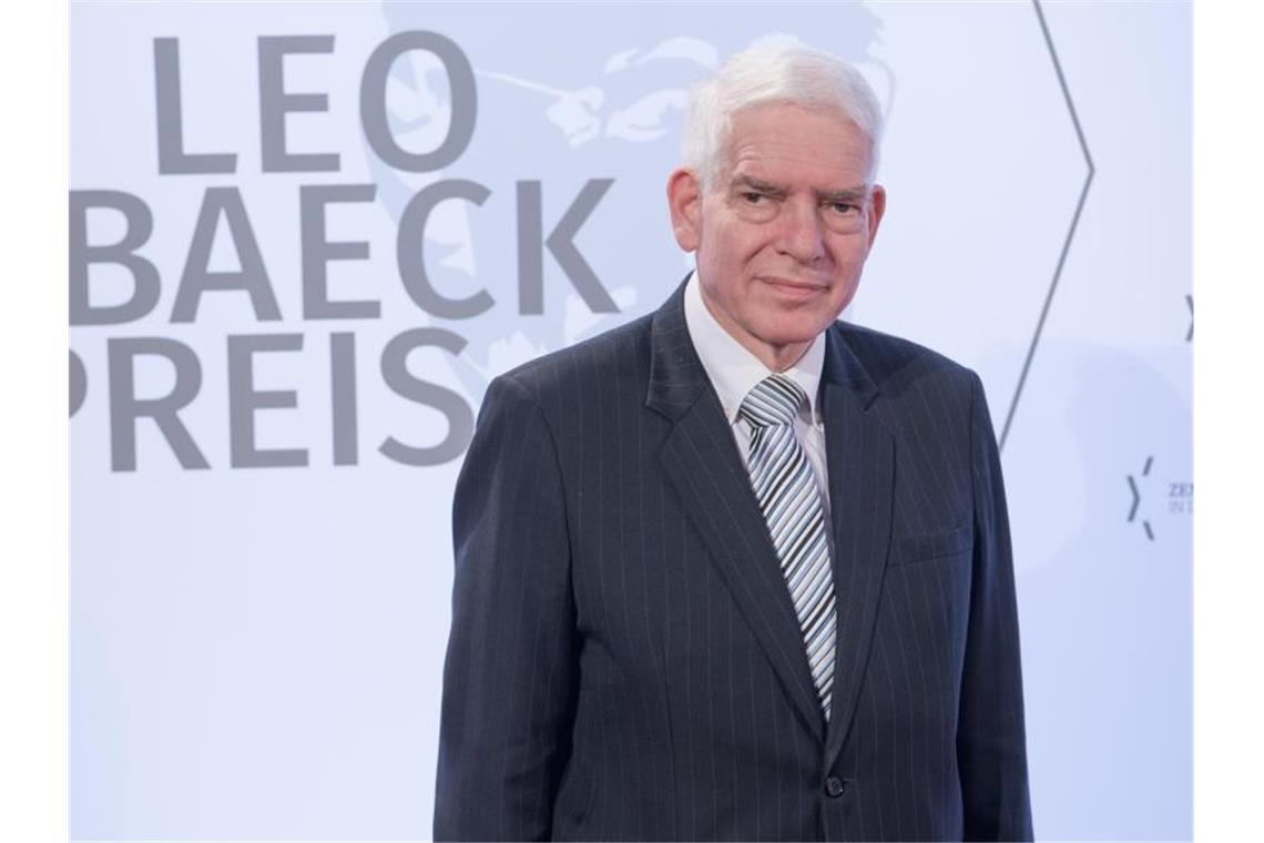 Josef Schuster, Präsident des Zentralrates der Juden in Deutschland, kommt zur Verleihung des Leo-Baeck-Preises 2019. Foto: Jörg Carstensen/Archiv
