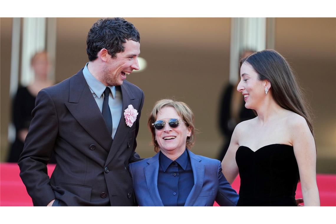 Josh O’Connor klaute als kleiner Junge Josh O'Connor (l-r), Regisseurin Kelly Reichardt und Alana Haim vor der Premiere von "The Mastermind".