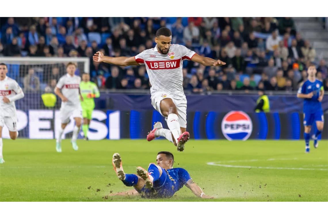 Josha Vagnoman und der VfB überspringen elegant die Hürde Slovan Bratislava&nbsp;– und gewinnen mit 3:0.