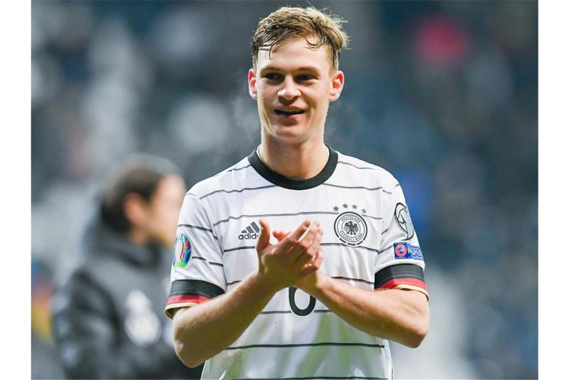 Neuers Teamauftrag: Geschenk für Löw - Kroos muss abreisen Joshua Kimmich ist aber fit für den Einsatz in der WM-Qualifikation. Foto: Tom Weller/dpa