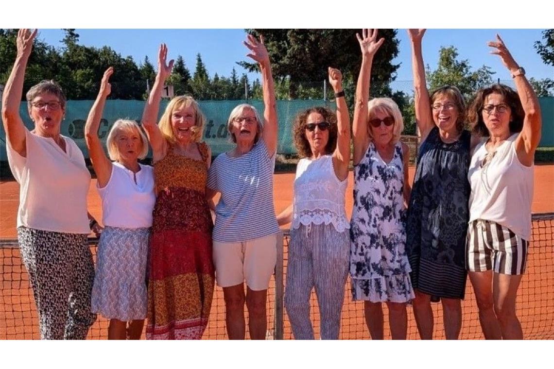 Jubel im Gäu: Die Tennis-Damen 60 des TC Deckenpfronn haben sich die Oberliga-Meisterschaft gesichert.