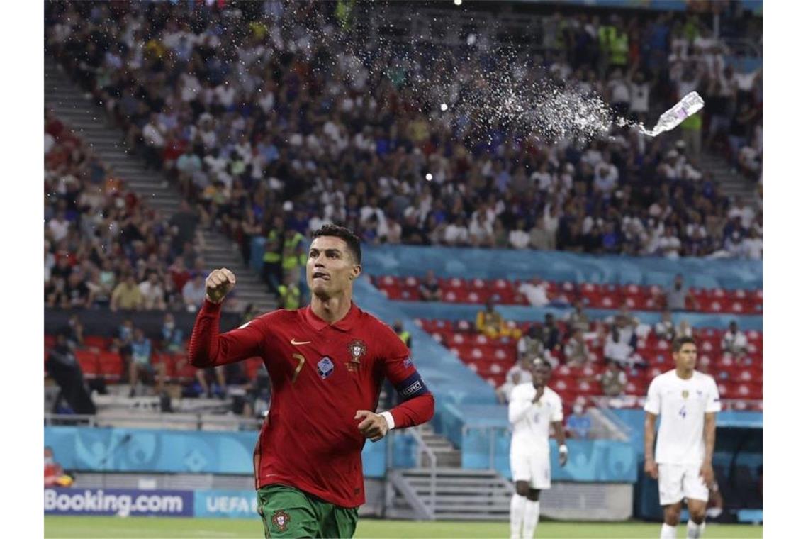 Elfer-Festival und Rekorde: Portugal 2:2 gegen Frankreich Jubelt über sein 109. Tor für Portugal: Christiano Ronaldo. Foto: Bernadett Szabo/Reuters Pool/AP/dpa