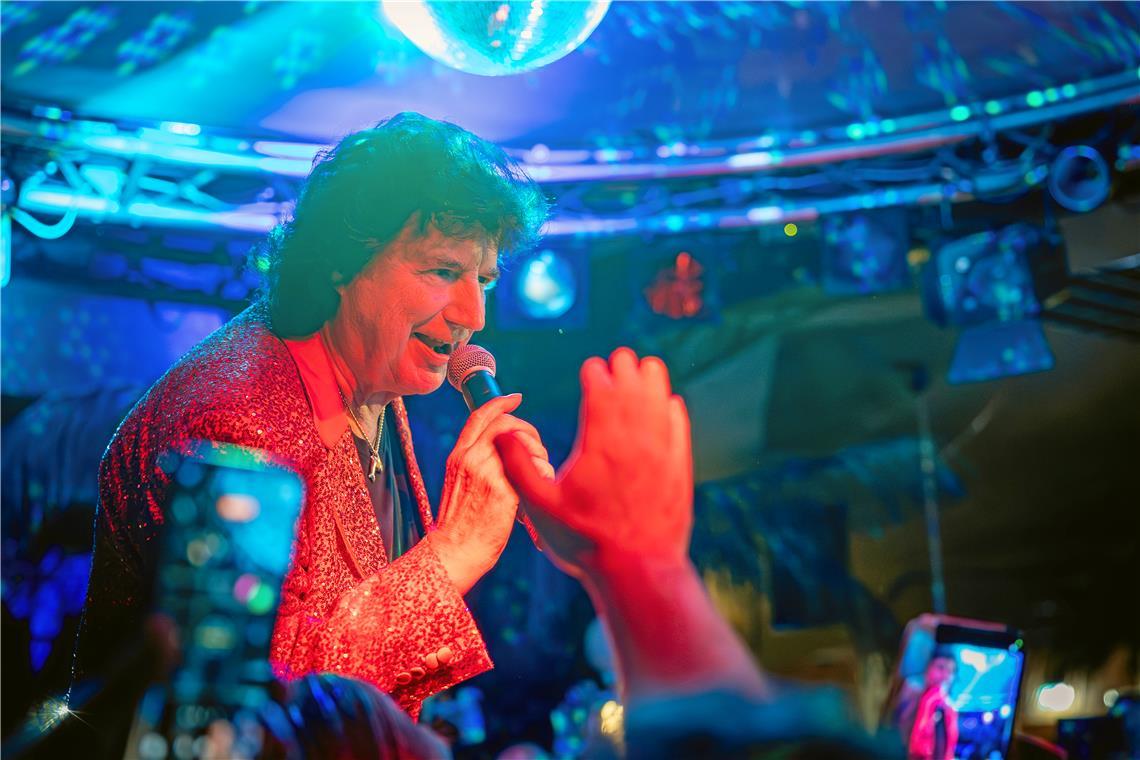 Jubiläumskonzert mit Olaf dem Flipper, der Schlager-Ikone mit Herz, im Sonnenhof...