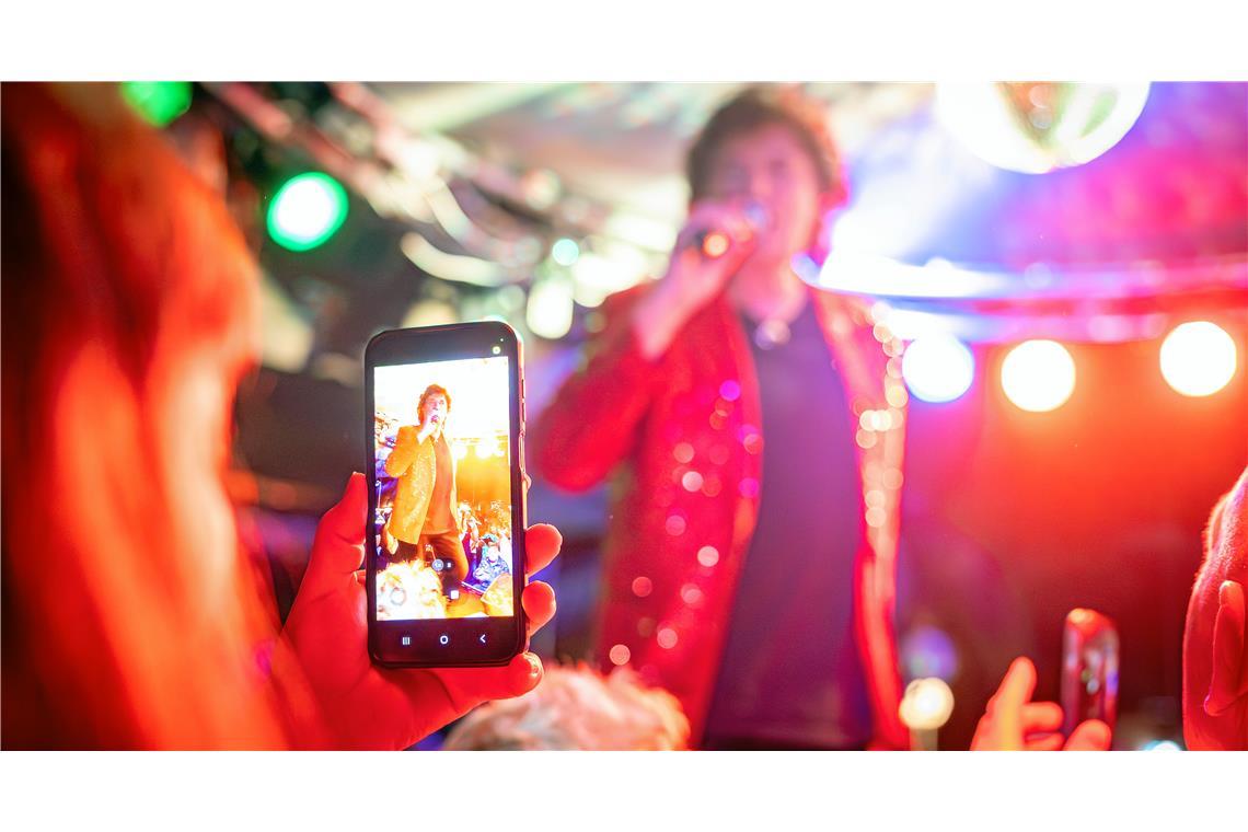 Jubiläumskonzert mit Olaf dem Flipper, der Schlager-Ikone mit Herz, im Sonnenhof...